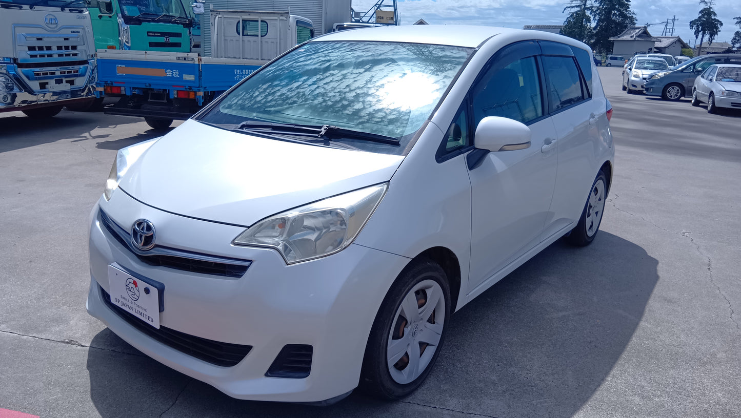 1049 TOYOTA RACTIS G 2010