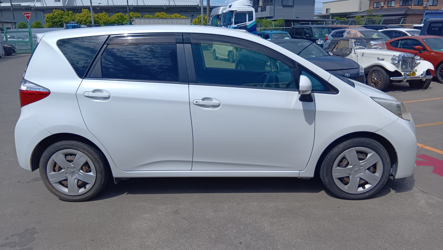 1049 TOYOTA RACTIS G 2010