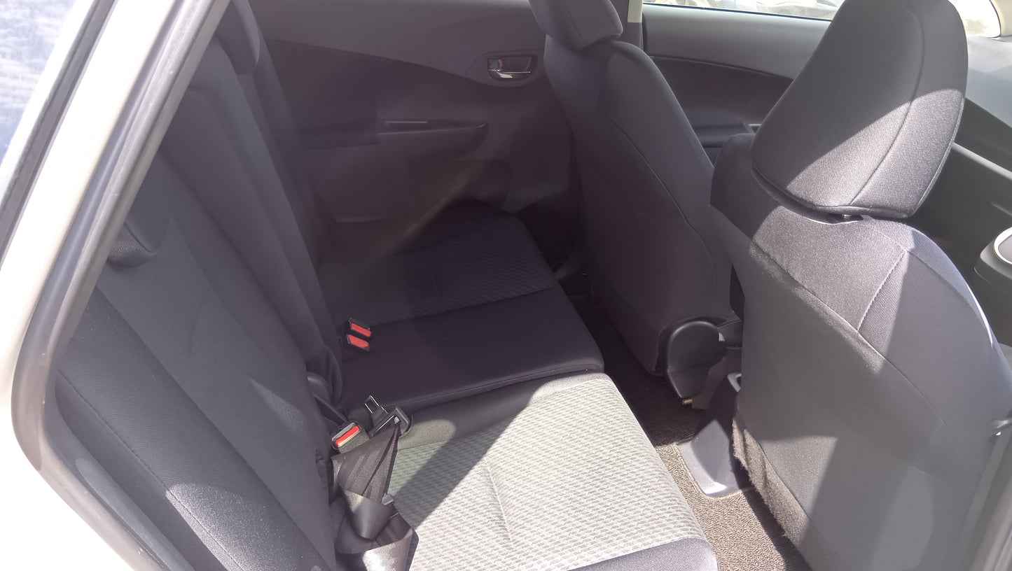 1049 TOYOTA RACTIS G 2010