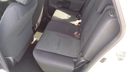 1049 TOYOTA RACTIS G 2010