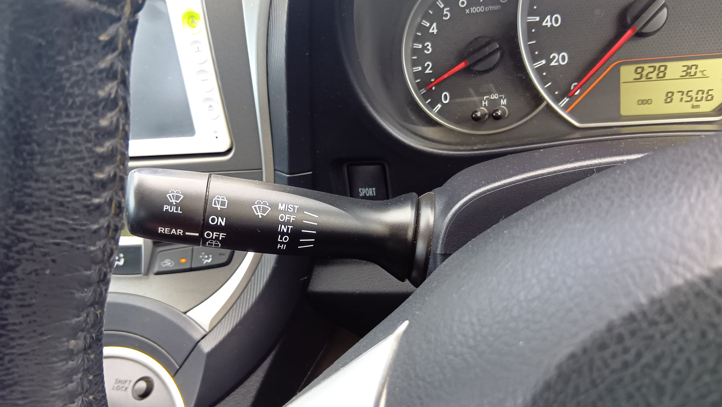 1049 TOYOTA RACTIS G 2010