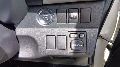 1049 TOYOTA RACTIS G 2010