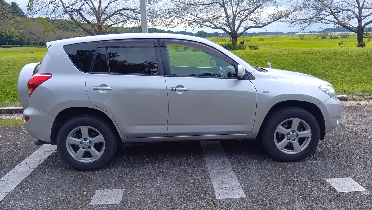 1077. TOYOT RAV4 G 2011