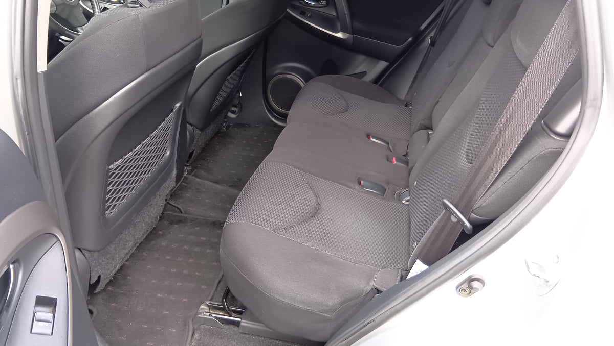 1077. TOYOT RAV4 G 2011