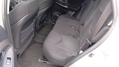 1077. TOYOT RAV4 G 2011