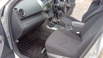 1077. TOYOT RAV4 G 2011
