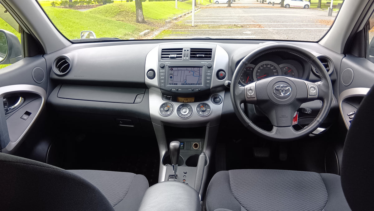 1077. TOYOT RAV4 G 2011