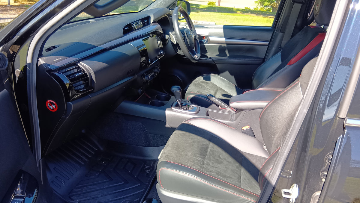 1078. TOYOTA Hilux Z-GR SPORTS 2022
