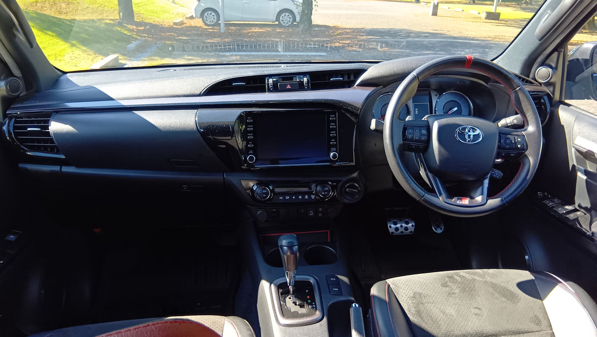 1078. TOYOTA Hilux Z-GR SPORTS 2022