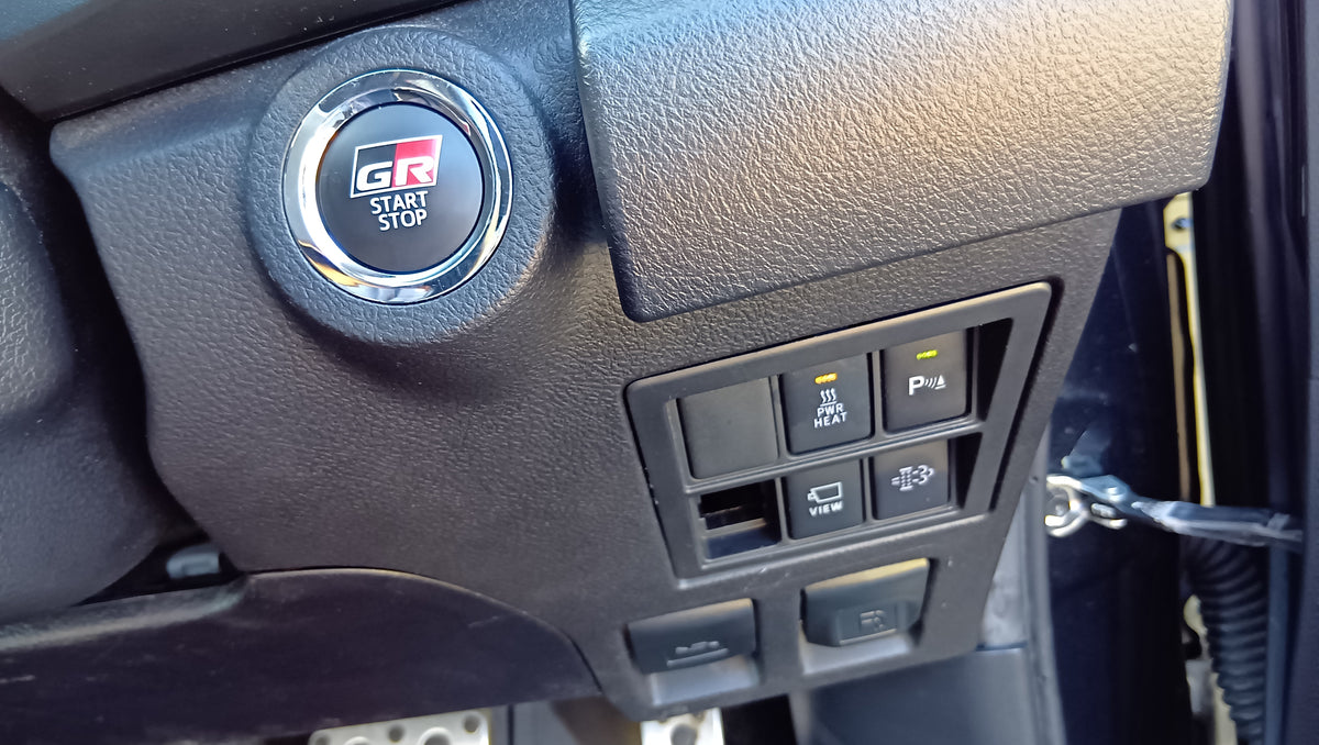1078. TOYOTA Hilux Z-GR SPORTS 2022