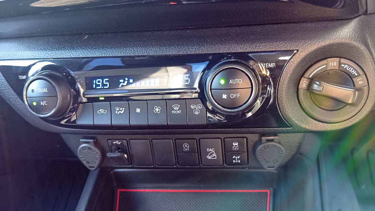 1078. TOYOTA Hilux Z-GR SPORTS 2022