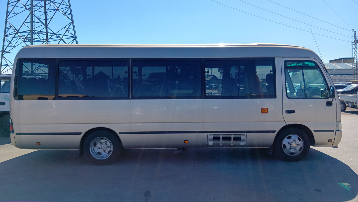 1079. TOYOTA COASTER EX 2015
