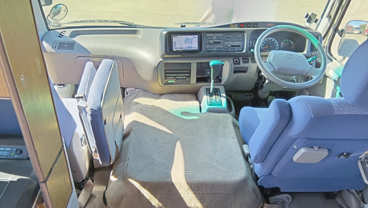 1079. TOYOTA COASTER EX 2015