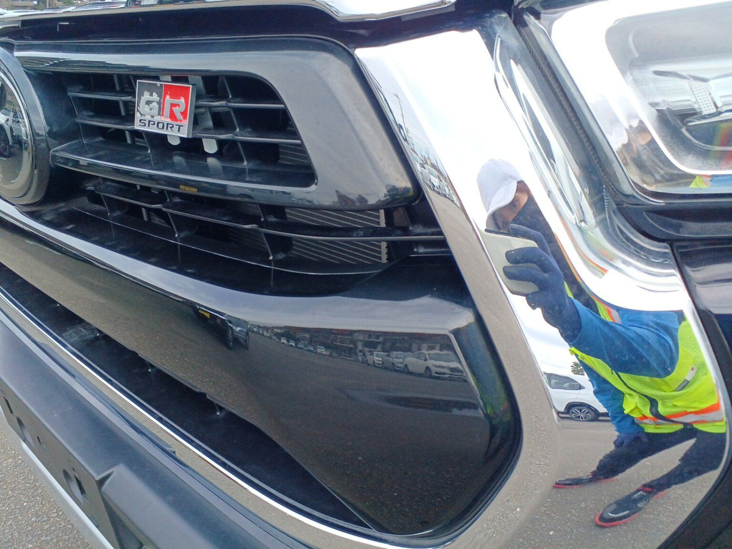 880 TOYOTA HILUX 4WD Z 2020 brand new tires, very low milage