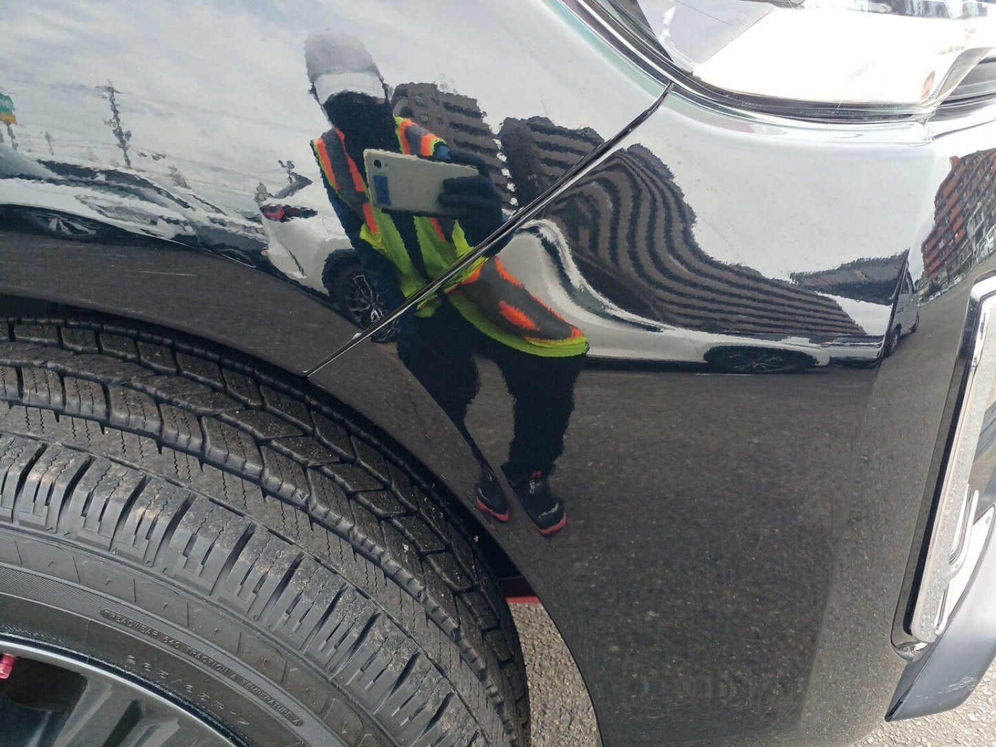 880 TOYOTA HILUX 4WD Z 2020 brand new tires, very low milage