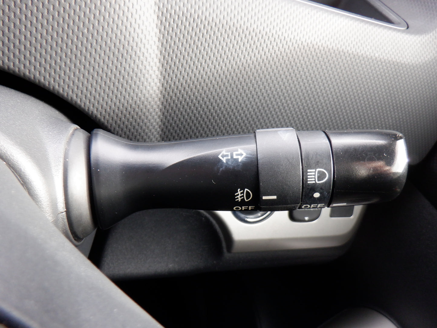 1045 TOYOTA COROLLA RUMION 1.5G SMART PACKAGE 2009 NZE151-1070995