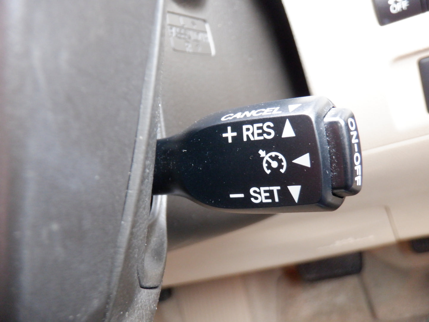 990 TOYOTA ALPHARD 240G 2012 ANH20-8213940