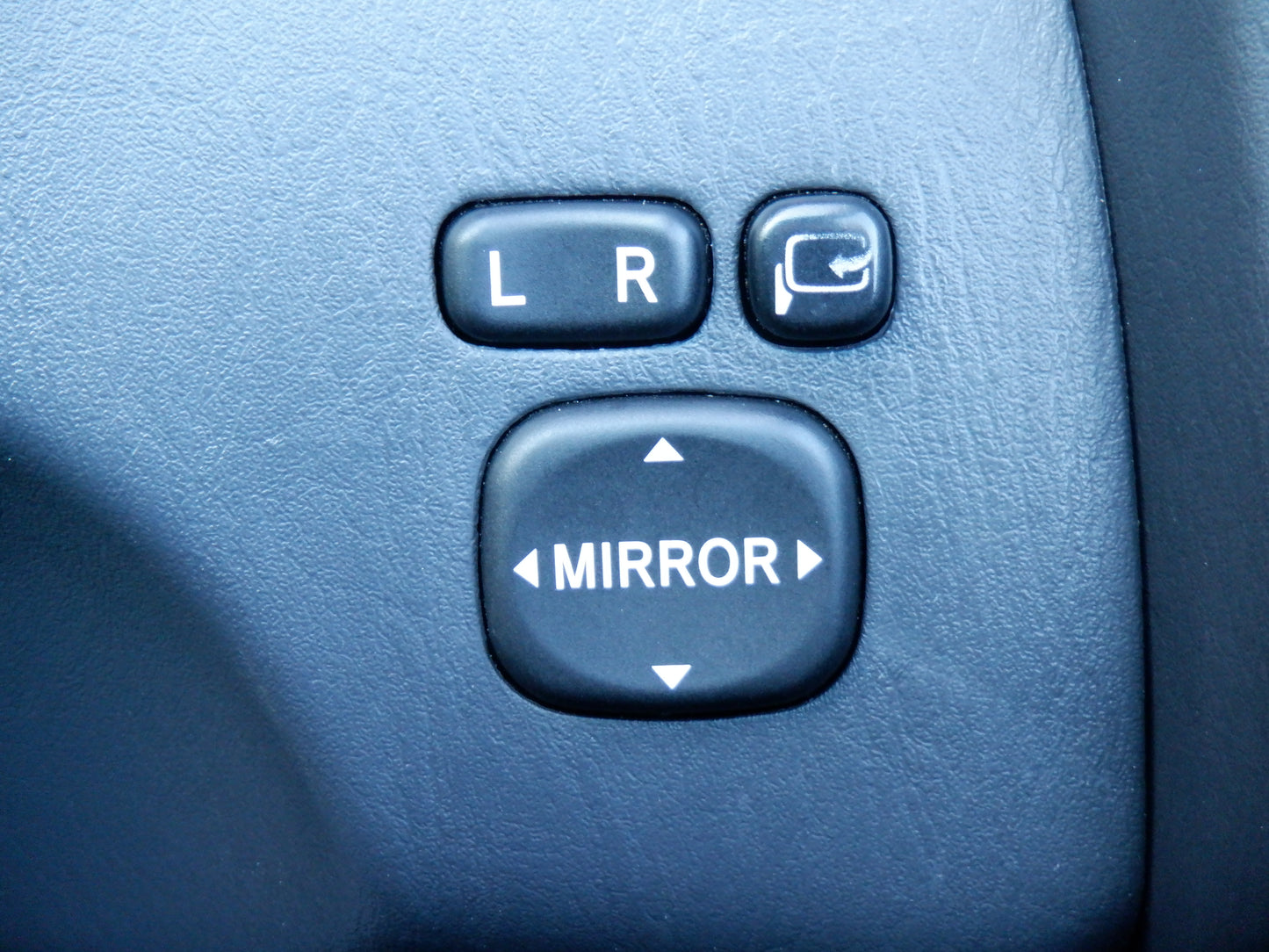 1036 TOYOTA KLUGER V NAVI PACKAGE 2002 ACU20-0040946