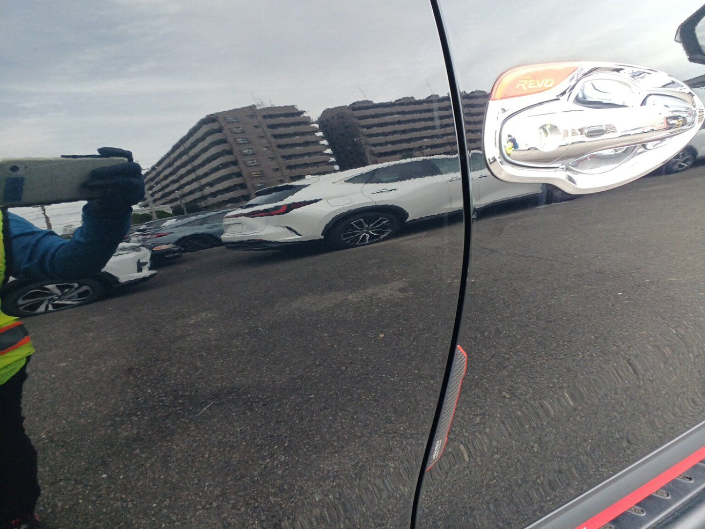 880 TOYOTA HILUX 4WD Z 2020 brand new tires, very low milage