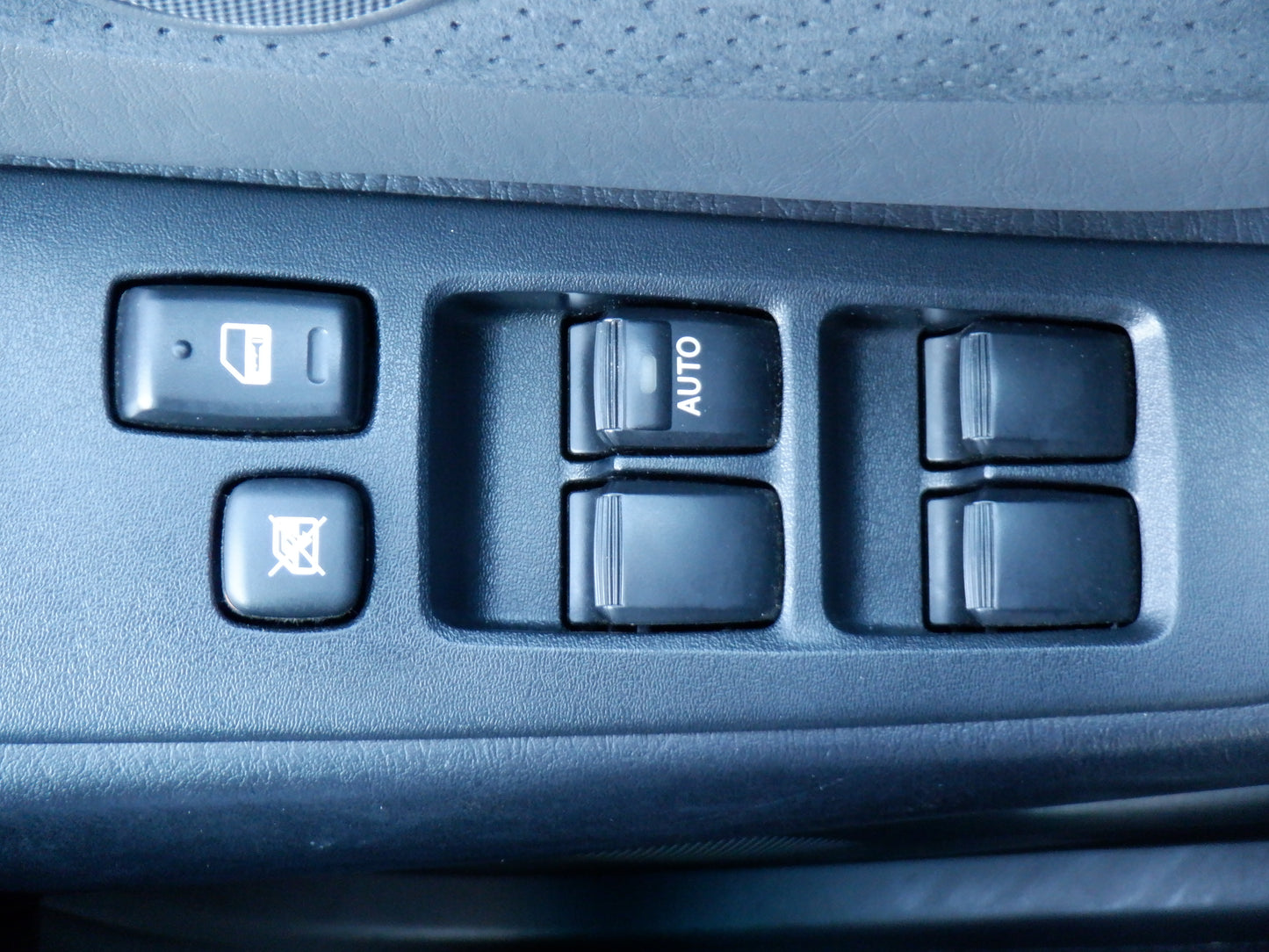 1036 TOYOTA KLUGER V NAVI PACKAGE 2002 ACU20-0040946