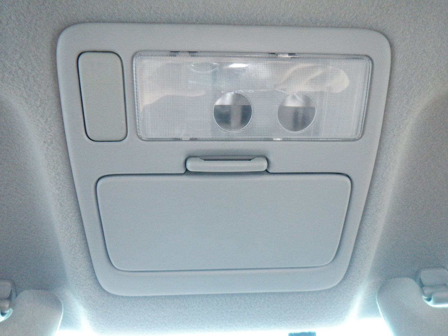 1036 TOYOTA KLUGER V NAVI PACKAGE 2002 ACU20-0040946