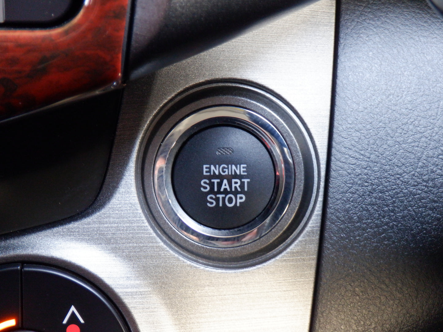 1068 TOYOTA VANGUARD 240S 2012 ACA38-5238077