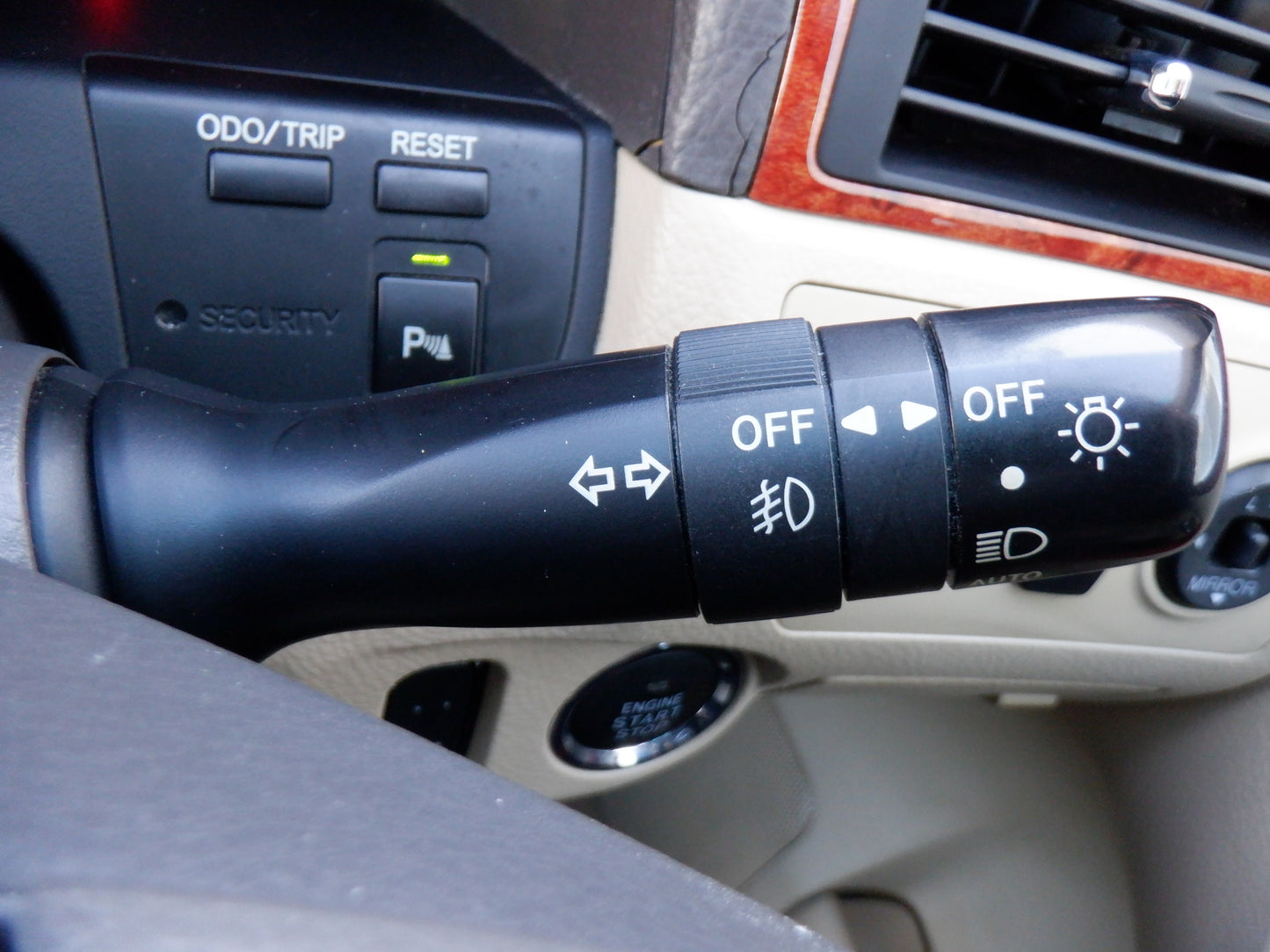 923 TOYOTA CROWN ROYAL 2.5 ROYAL SALOON 2004 GRS180-5011794