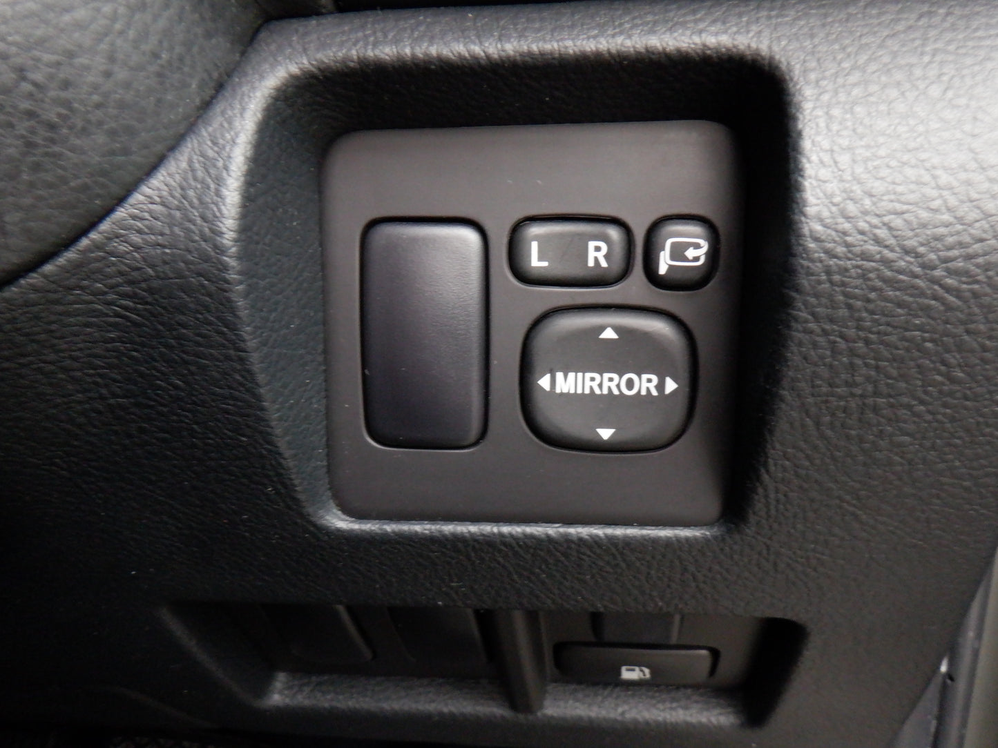 1055 TOYOTA HARRIER 240G 2007 ACU30-0073903