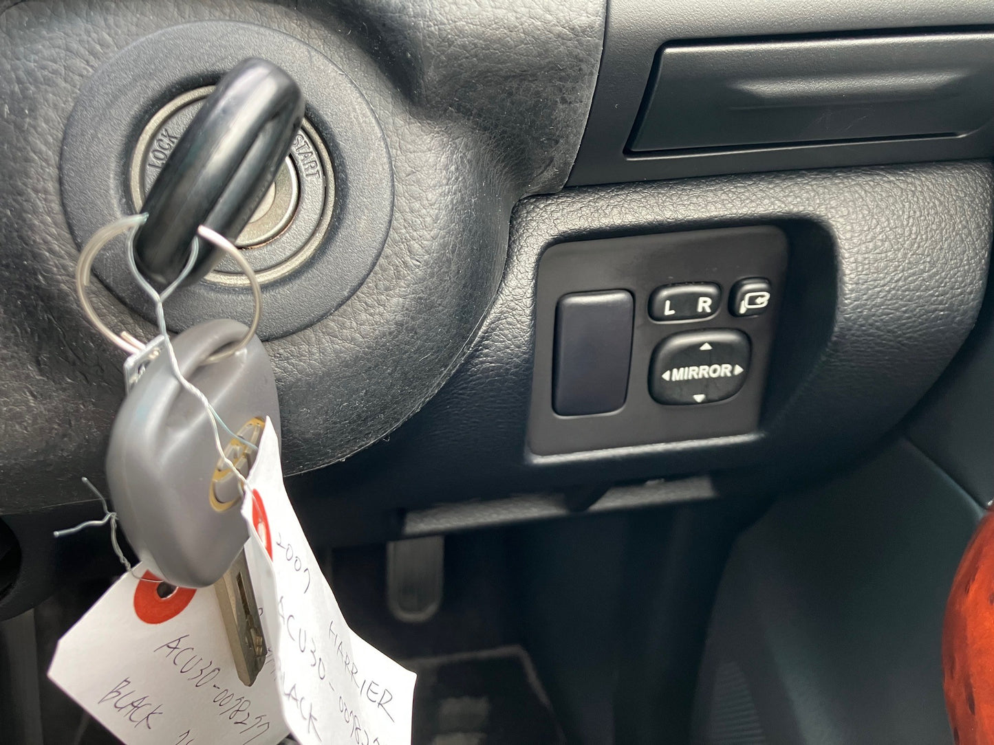 1050 TOYOTA HARRIER 240G 2007 ACU30-0078277