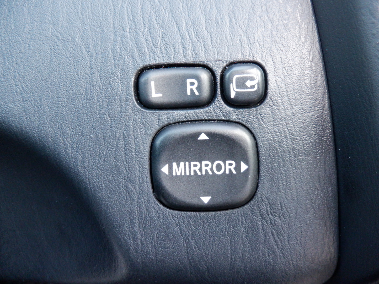 1041 TOYOTA KLUGER L 2.4S 2003 ACU20-0077627