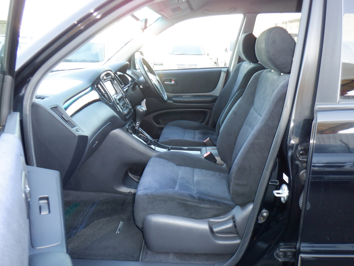1036 TOYOTA KLUGER V NAVI PACKAGE 2002 ACU20-0040946