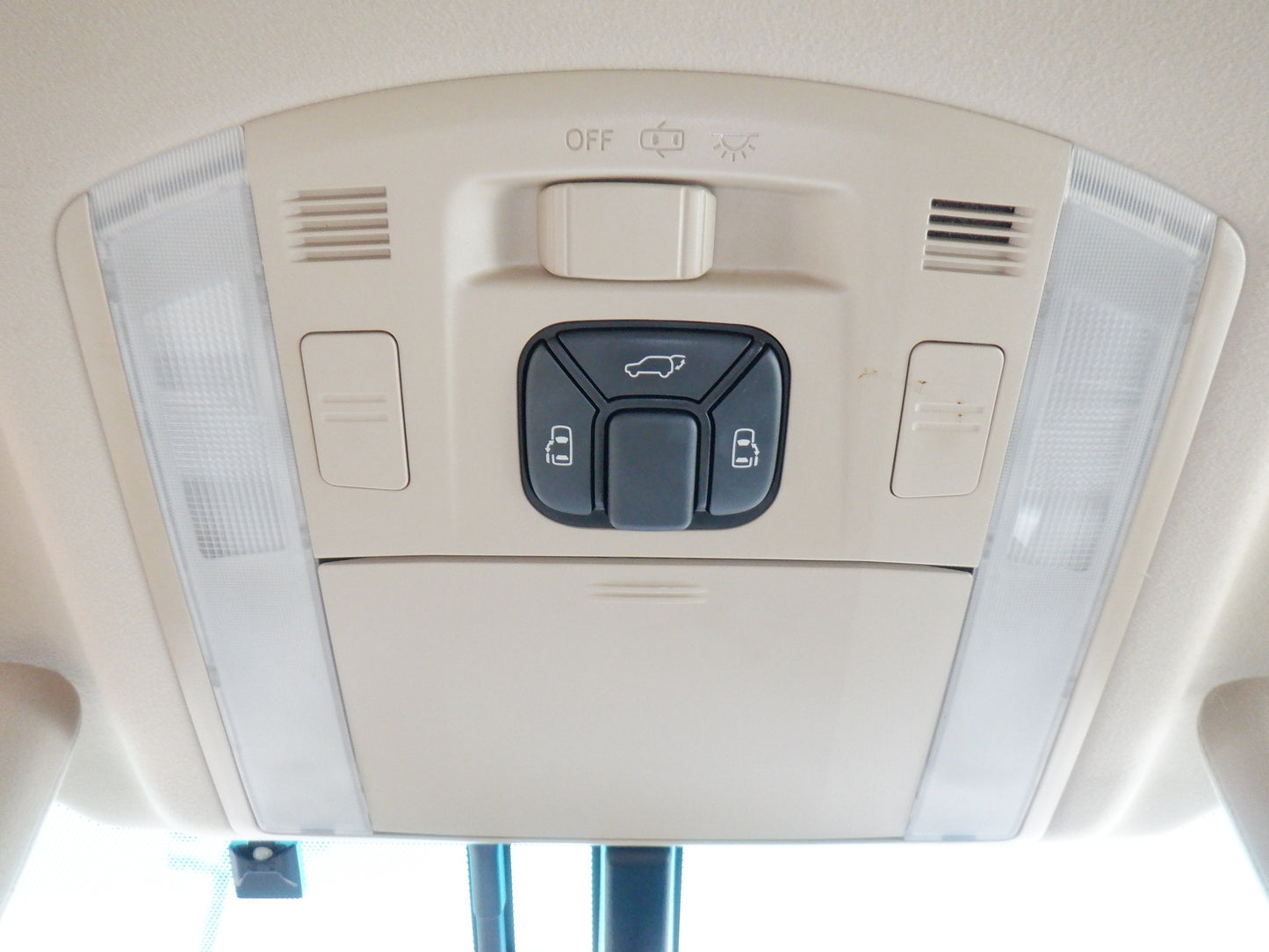 990 TOYOTA ALPHARD 240G 2012 ANH20-8213940