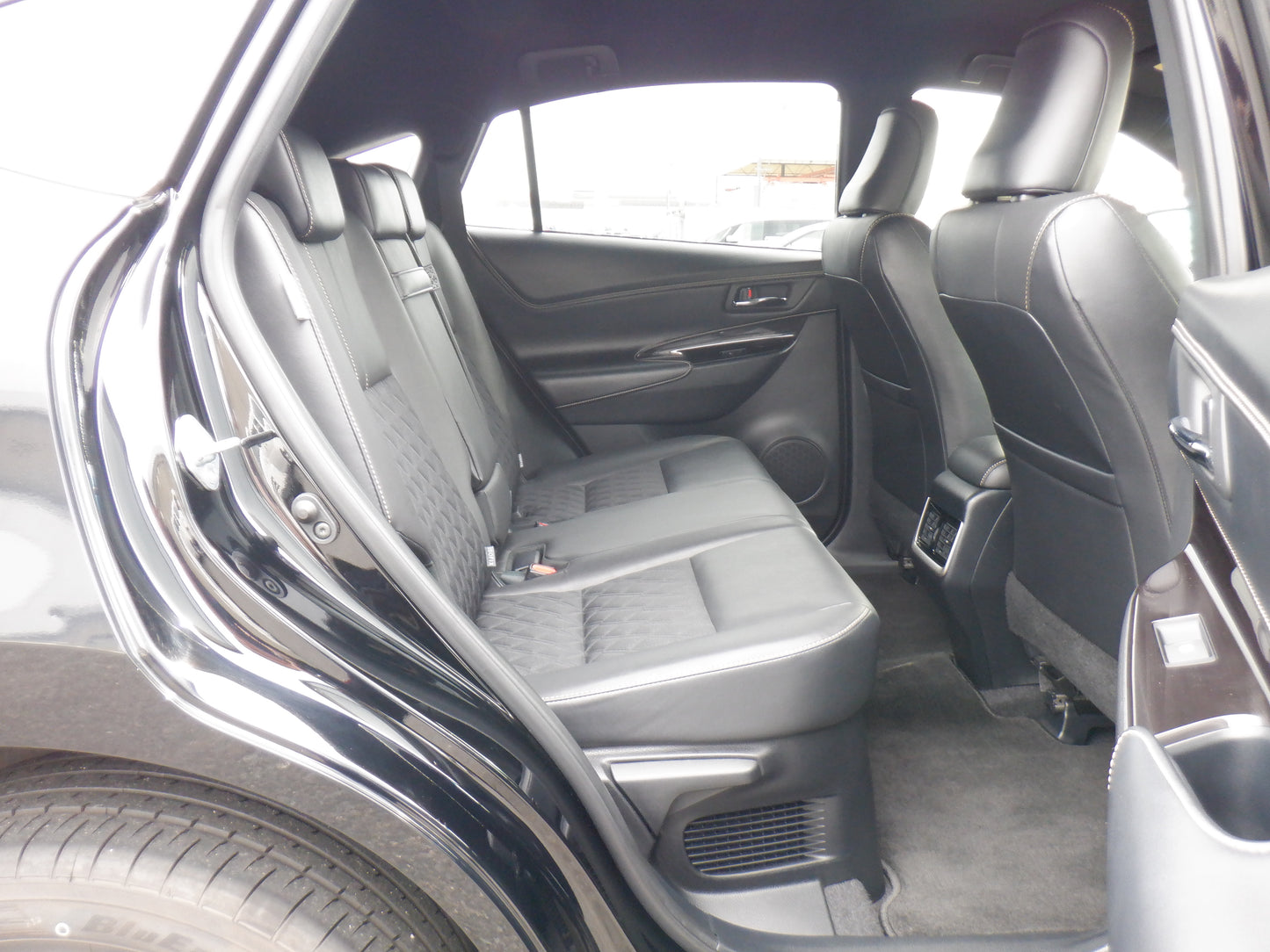 1070 TOYOTA HARRIER PREMIUM 2018 ZSU60-0155235