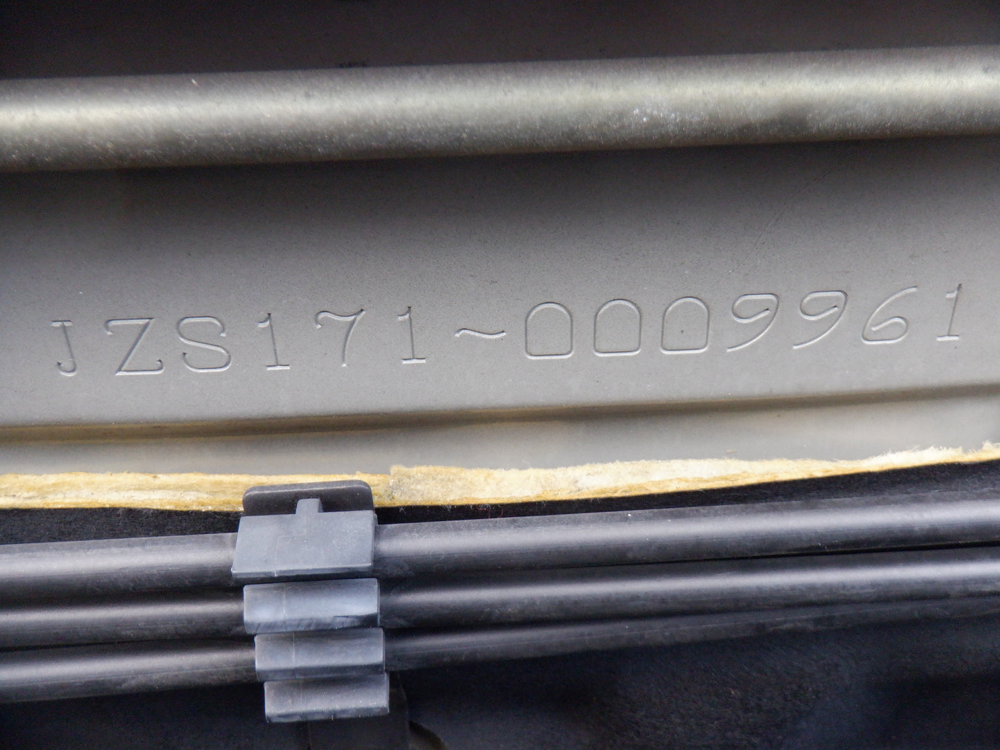 982. TOYOTA CROWN ROYAL EXTRA 1999 JZS171-0009961