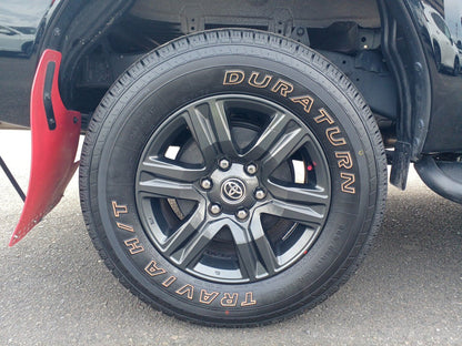 880 TOYOTA HILUX 4WD Z 2020 brand new tires, very low milage