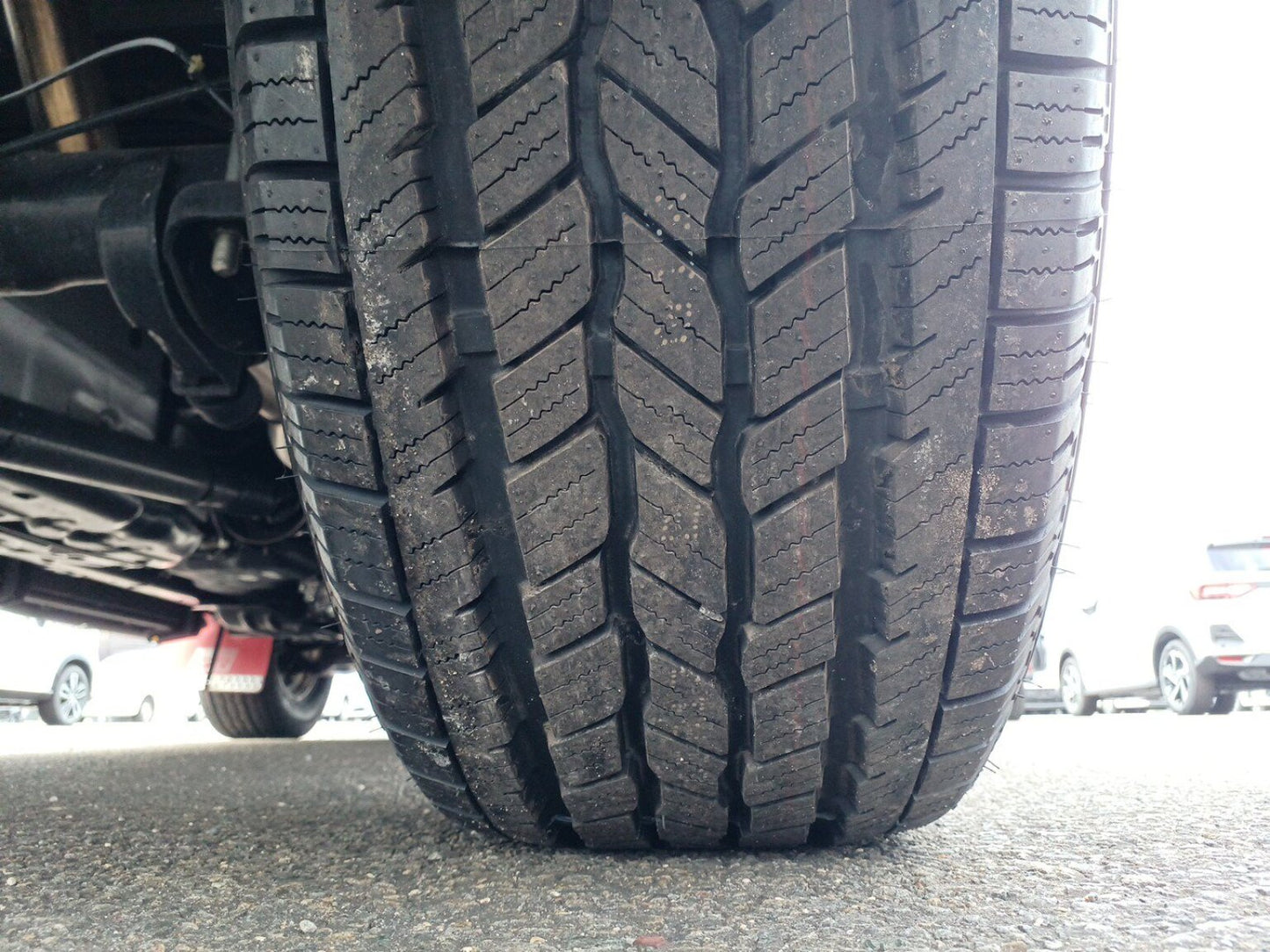 880 TOYOTA HILUX 4WD Z 2020 brand new tires, very low milage