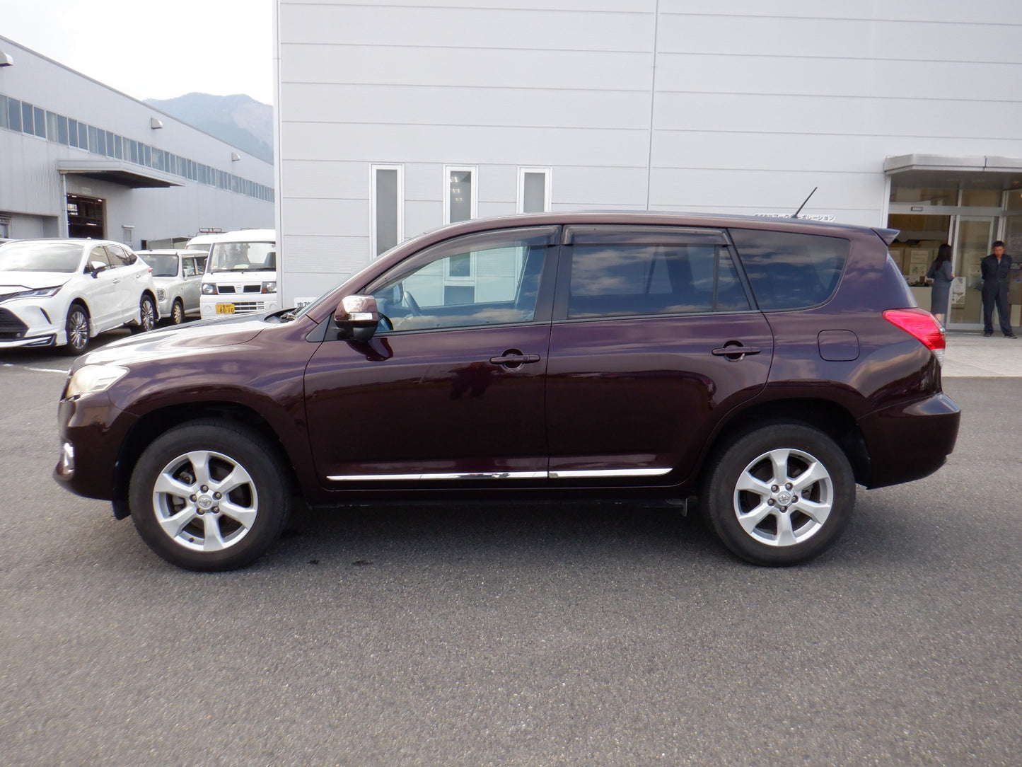 846	TOYOTA	VANGUARD	240S	2010	 / 	Milage:	13,700	Km