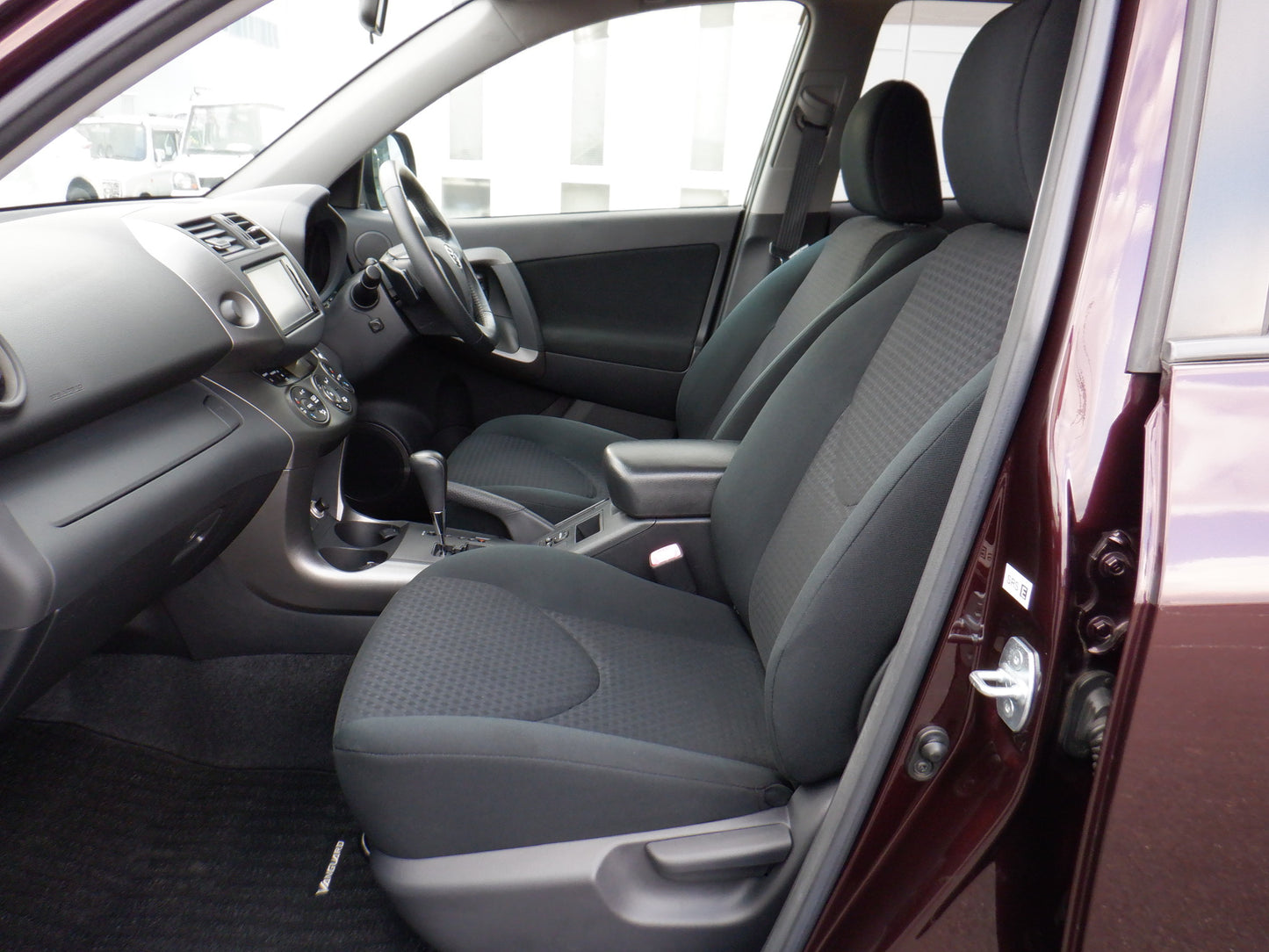 846	TOYOTA	VANGUARD	240S	2010	 / 	Milage:	13,700	Km