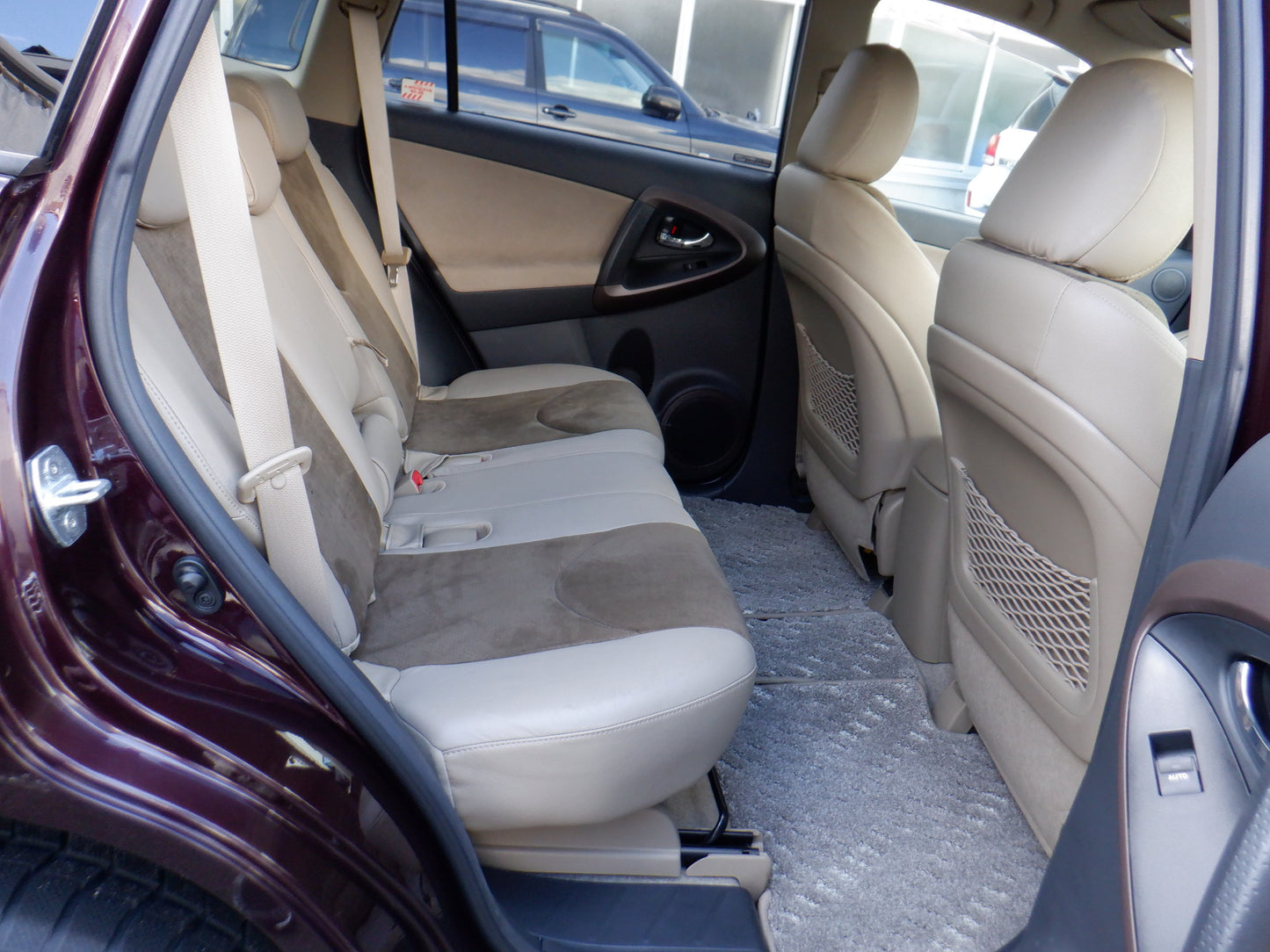 848	TOYOTA	VANGUARD	240S G PACKAGE	2011	 / 	Milage:	31,300	Km