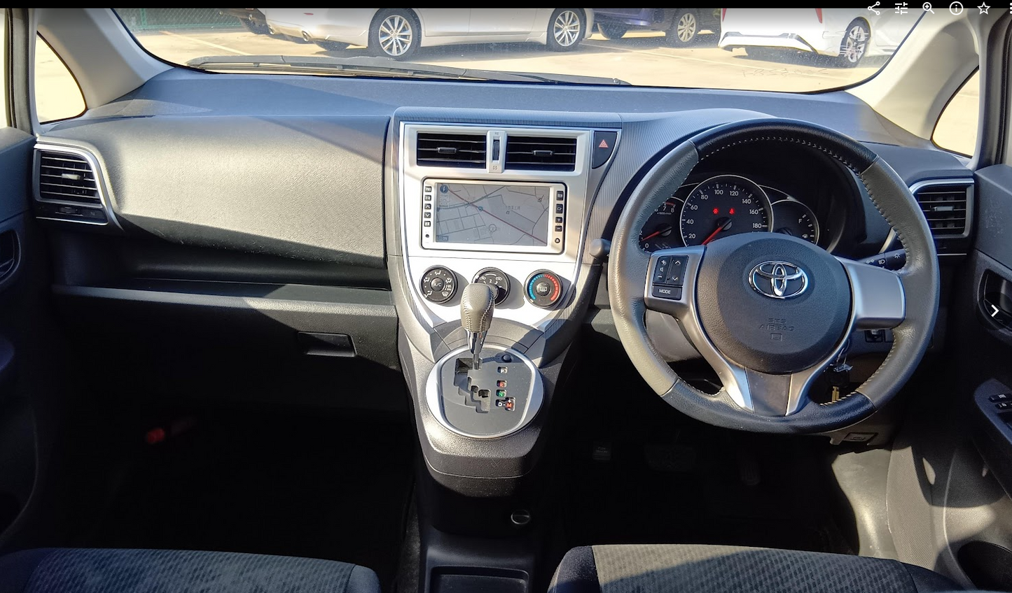892. TOYOTA RACTIS LEPICE 2011