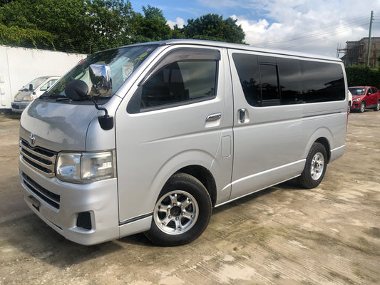 715 TOYOTA HIACE DX 2013
