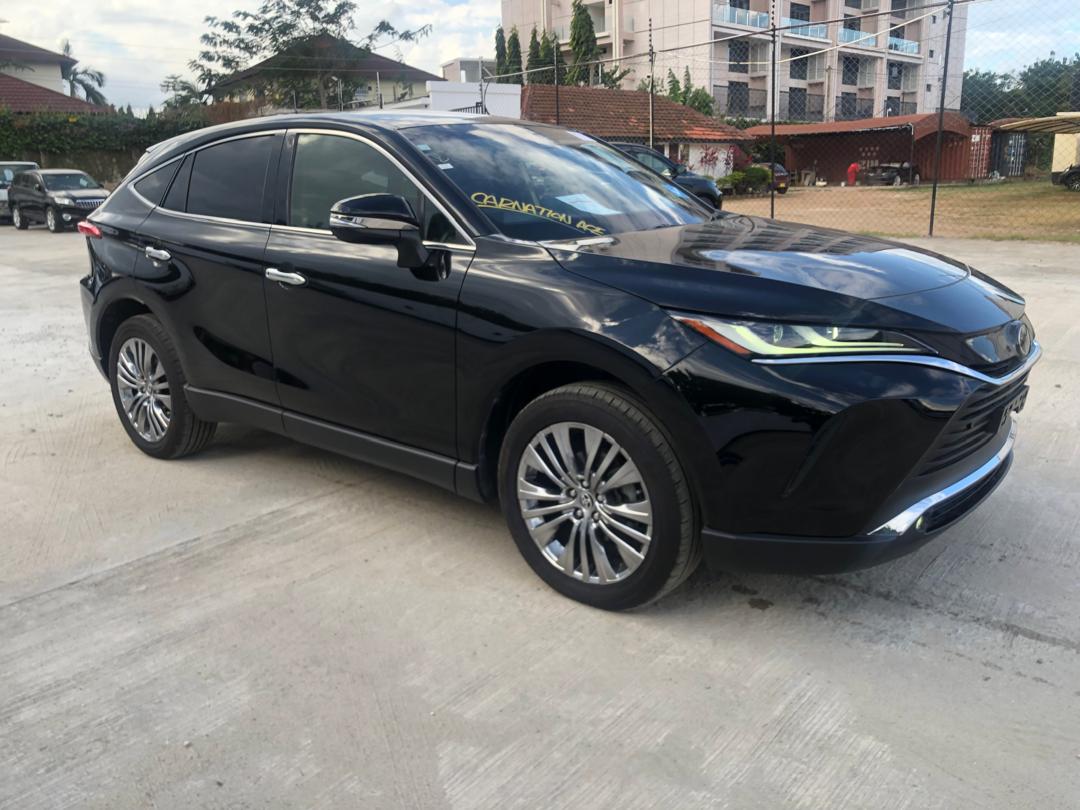 817. Toyota Harrier Z 2020
