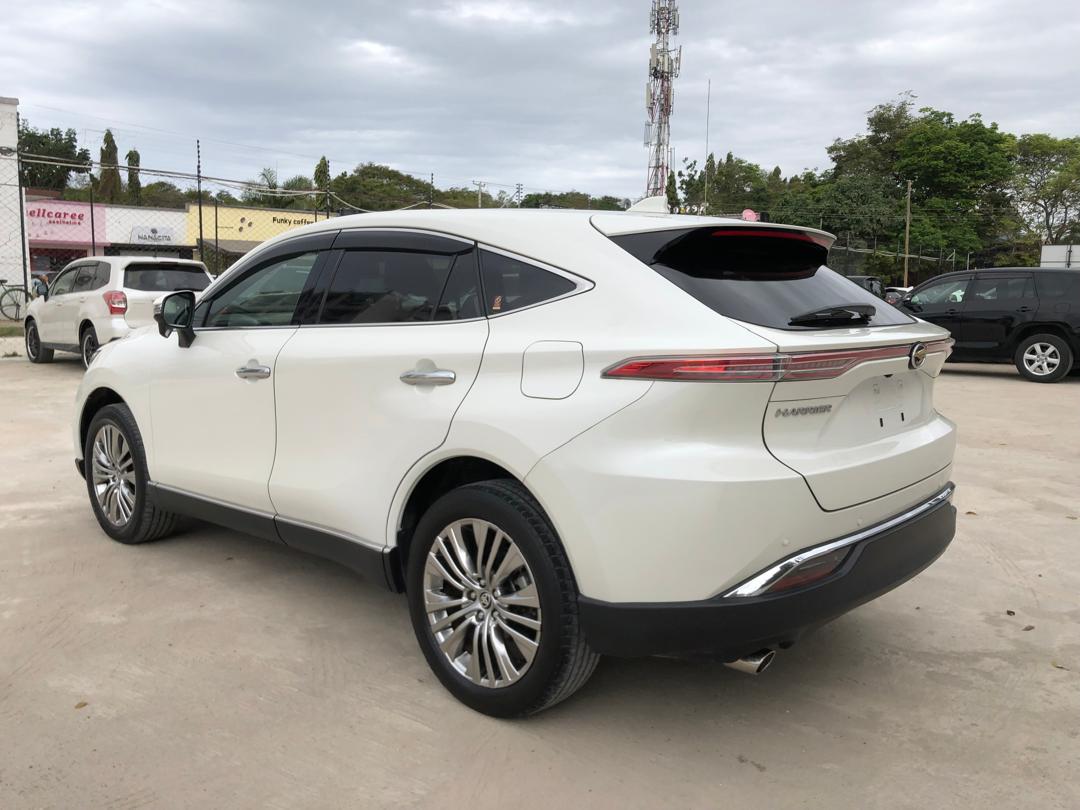 813. Toyota Harrier S 2021