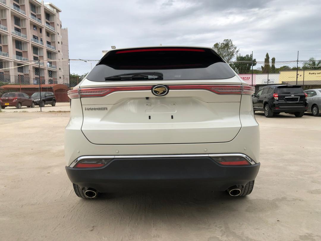 813. Toyota Harrier S 2021