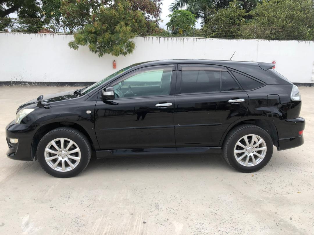 834. Toyota Harrier 240G 2009
