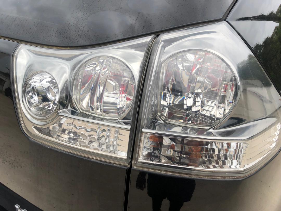 834. Toyota Harrier 240G 2009