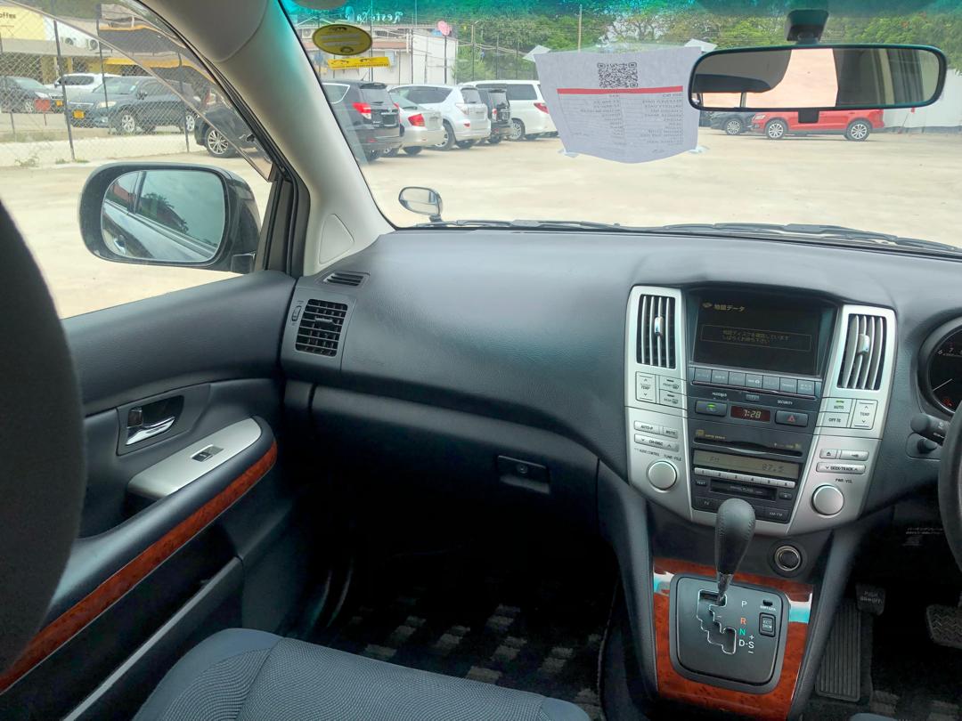 834. Toyota Harrier 240G 2009