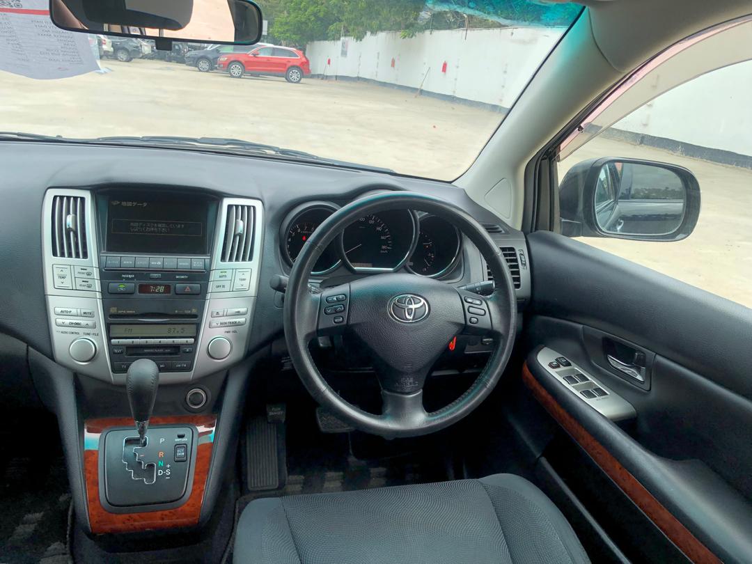 834. Toyota Harrier 240G 2009