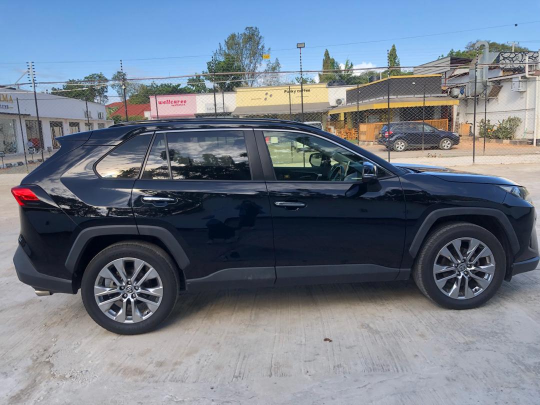 842. TOYOTA RAV-4 G  Z-PKG 2020