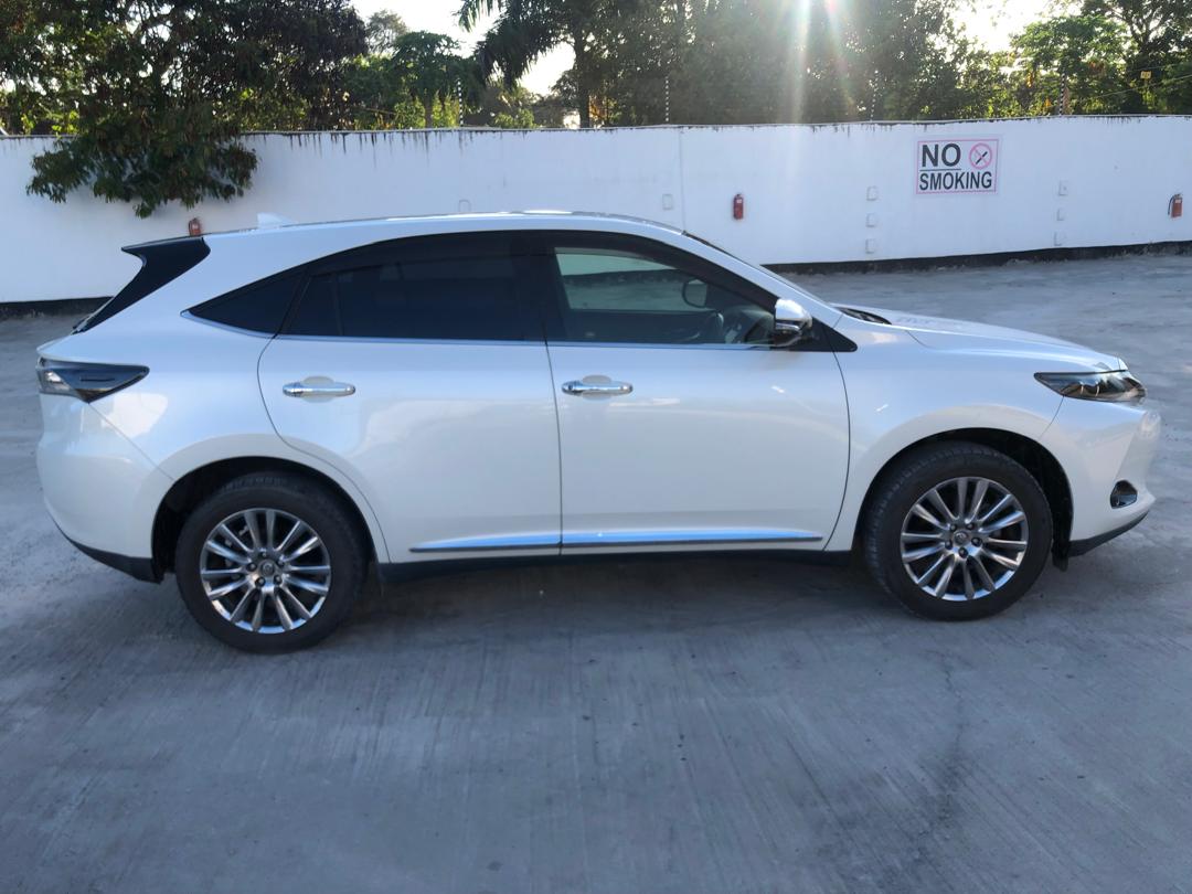 891 TOYOTA HARRIER PREMIUM ADVANCE PACKAGE 2014 / Milage: 154,205 Km